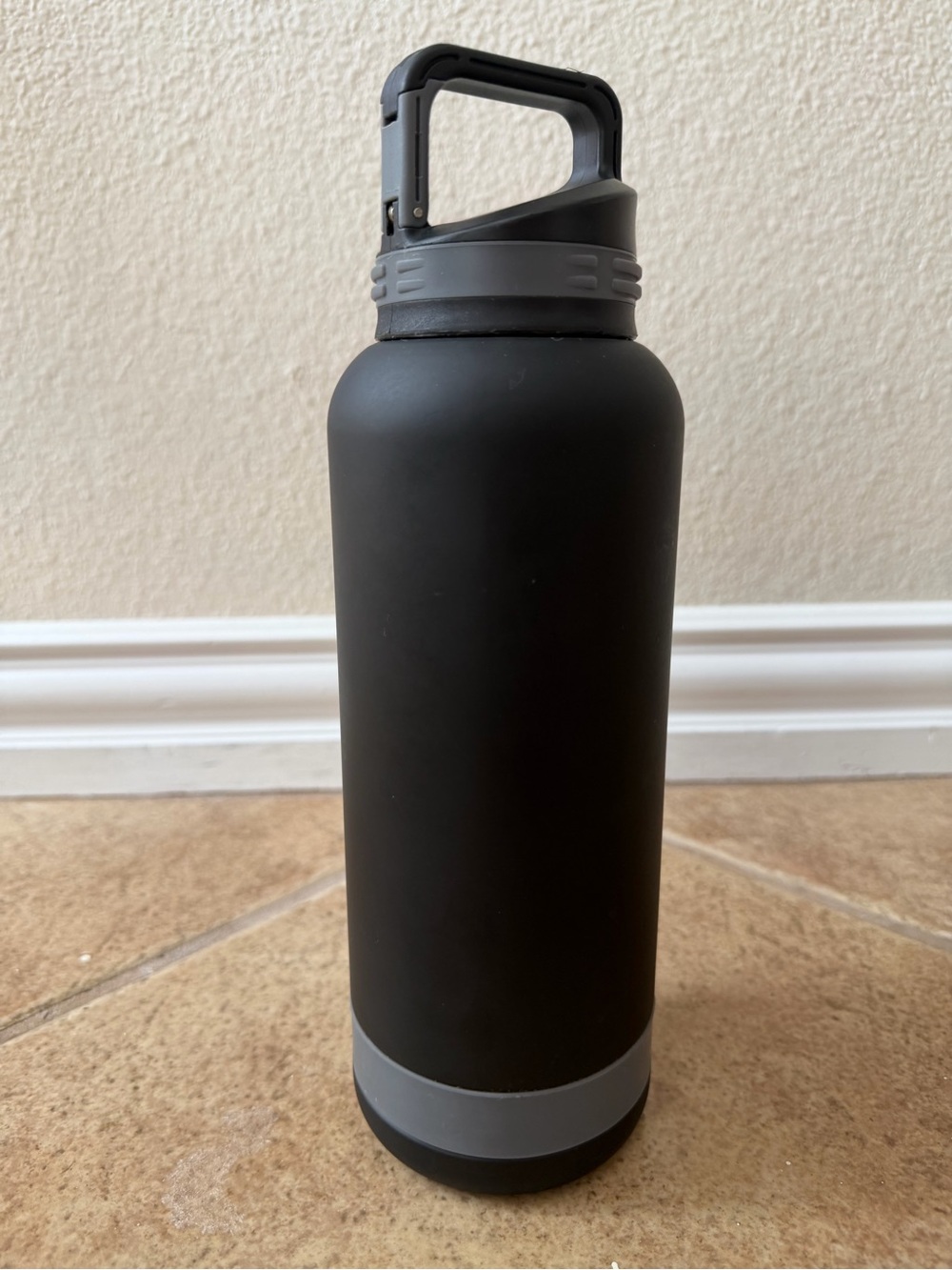 Trenton Vacuum-Insulated Stainless-Steel Bottle 25-Oz Carabiner Cap Black. #3